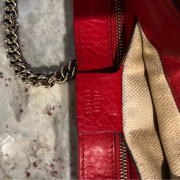 Gucci Soho 100% 💯 authentic red crossbody/ shoulder bag w gold chain - Picture 6 of 16